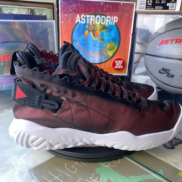 nike jordan proto react